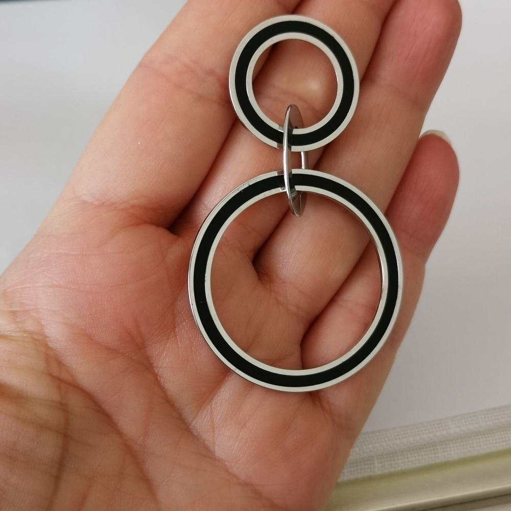Silver & Black Hoop Hoops dangle earrings 🆕 - Picture 3 of 4